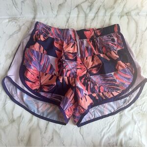 Nike Women's Tropical Leaf Print Shorts